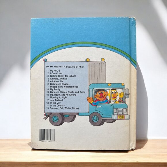Sesame Street Hardbound In The City Book Vintage 1989 Volume 13 - Picture 2 of 9